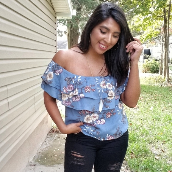 ODDY Tops - FLASH SALE⚡BLEU FORTRESS RUFFLE FLORAL TOP